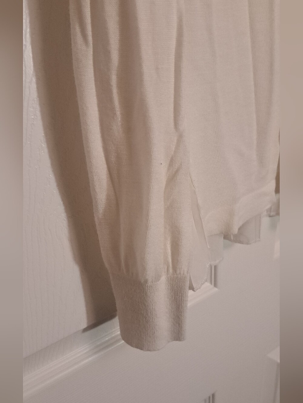 Lightweight Sheer Ivory V-Neck Button Cardigan/Blouse/Top Size Medium/Large - Picture 5 of 14